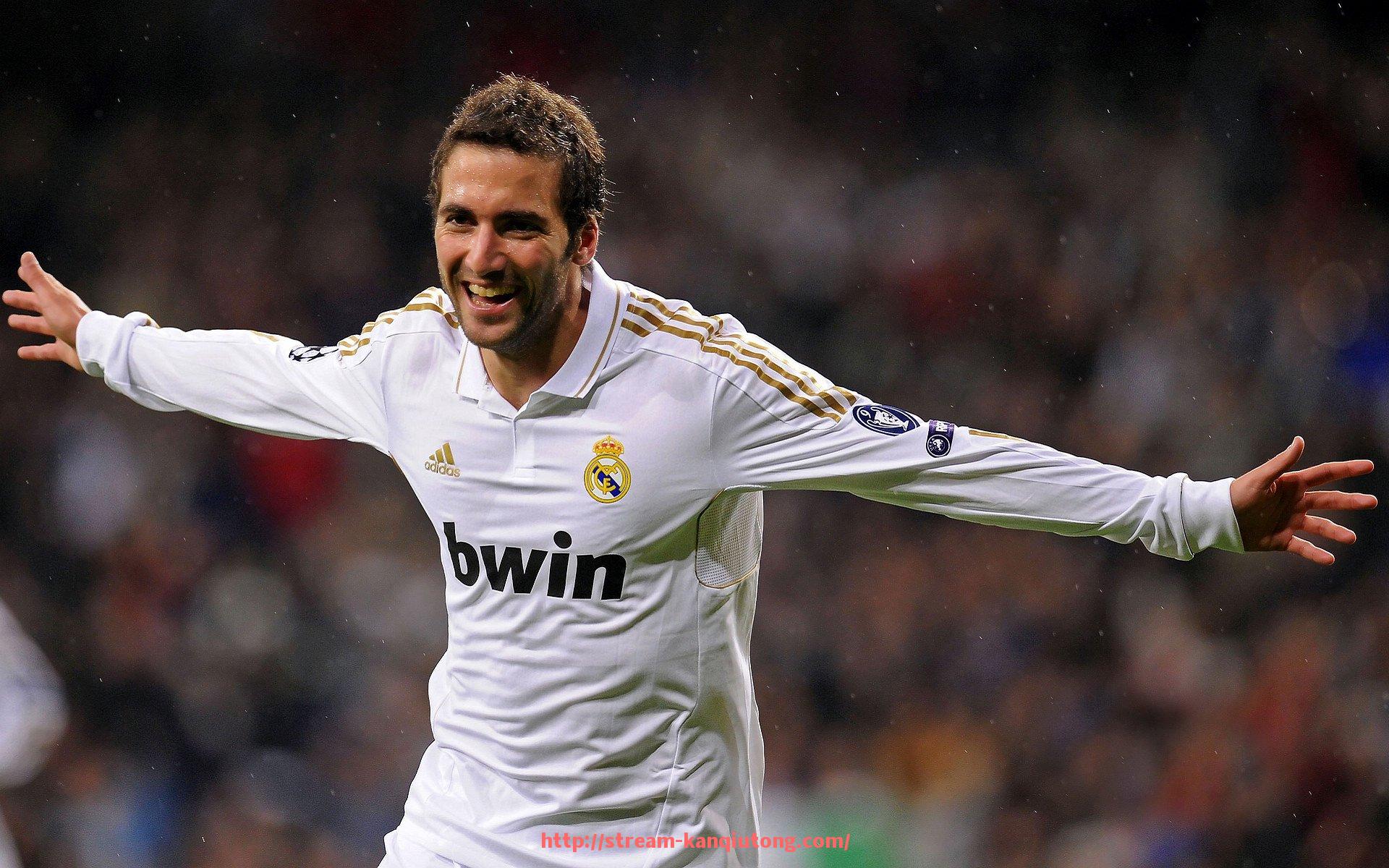 看球通-冠军荣耀象征：世俱杯奖杯形制与历史传承解析